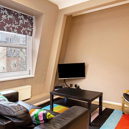 Perfect Perch For Legal Eagle - Winchester Law Courts, High St, Westgate Museum Apartment Exterior photo